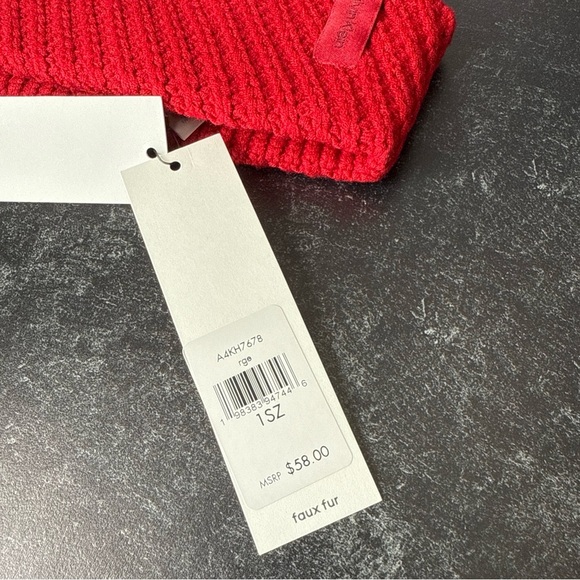 CALVIN KLEIN Women’s Textured Faux Fur Pom Pom Red/black Beanie NWT $58 - Picture 7 of 13